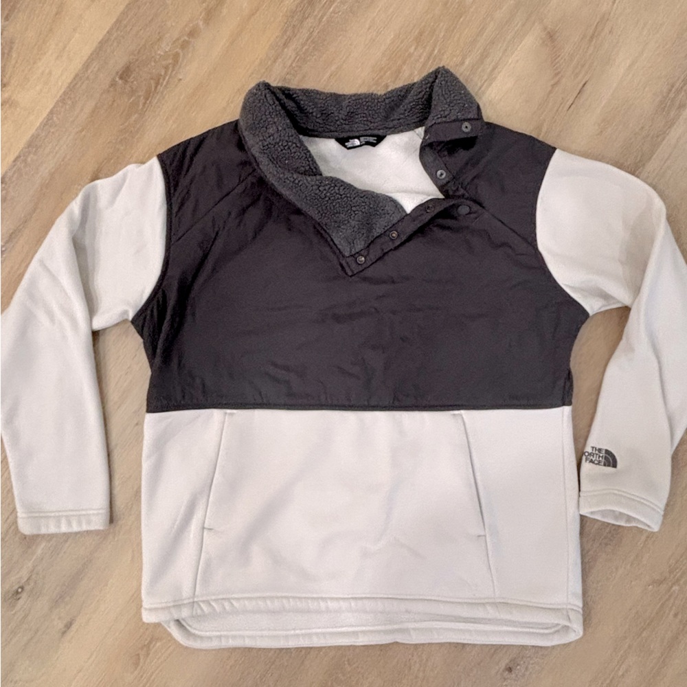 The North Face Gray and Cream Fleece Pullover